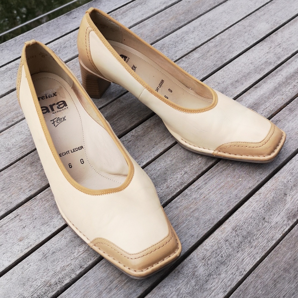 Ara Germany two-toned leather pumps